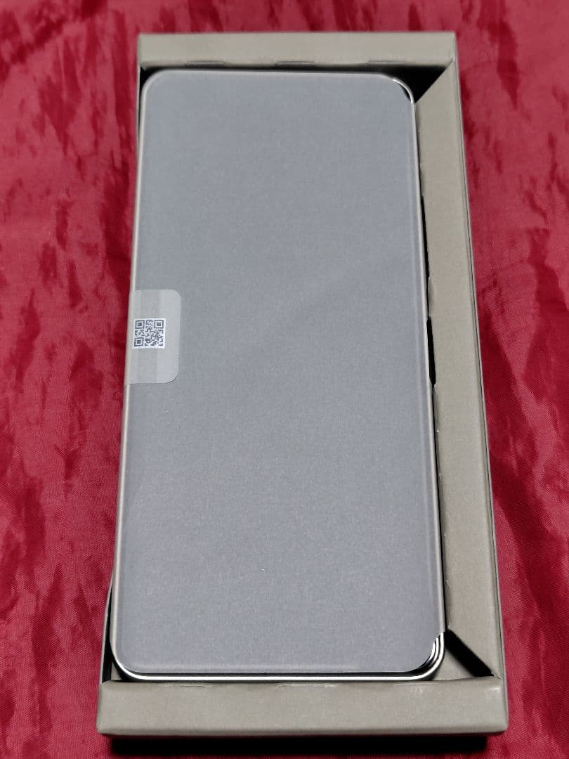 【ほぼ新品】FCNT　arrows We2 Plus　M06　シャンパンシルバー