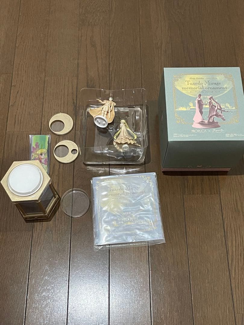 1/26まで出品　セーラームーン　タキシードミラージュ　オーナメント　オルゴール