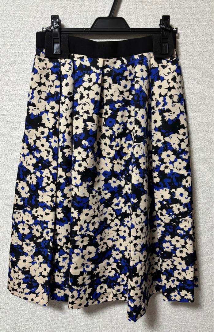 【新品】TO BE CHIC アブストラクトフローラル スカート