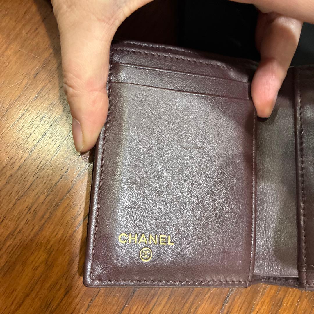 CHANEL ブラックレザー 三つ折り財布 LLKHHNE2