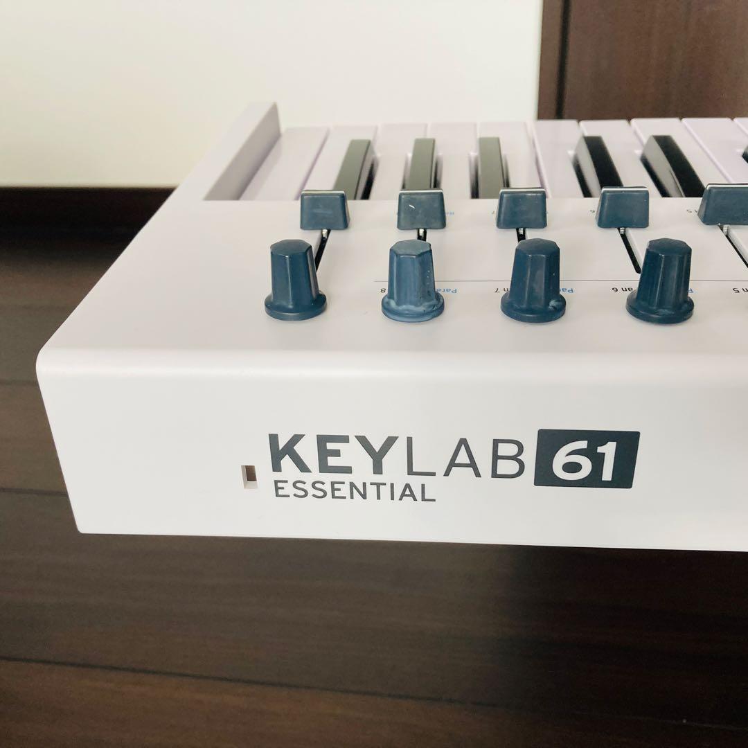 【美品】Arturia MIDIキーボードKeyLab Essential 61