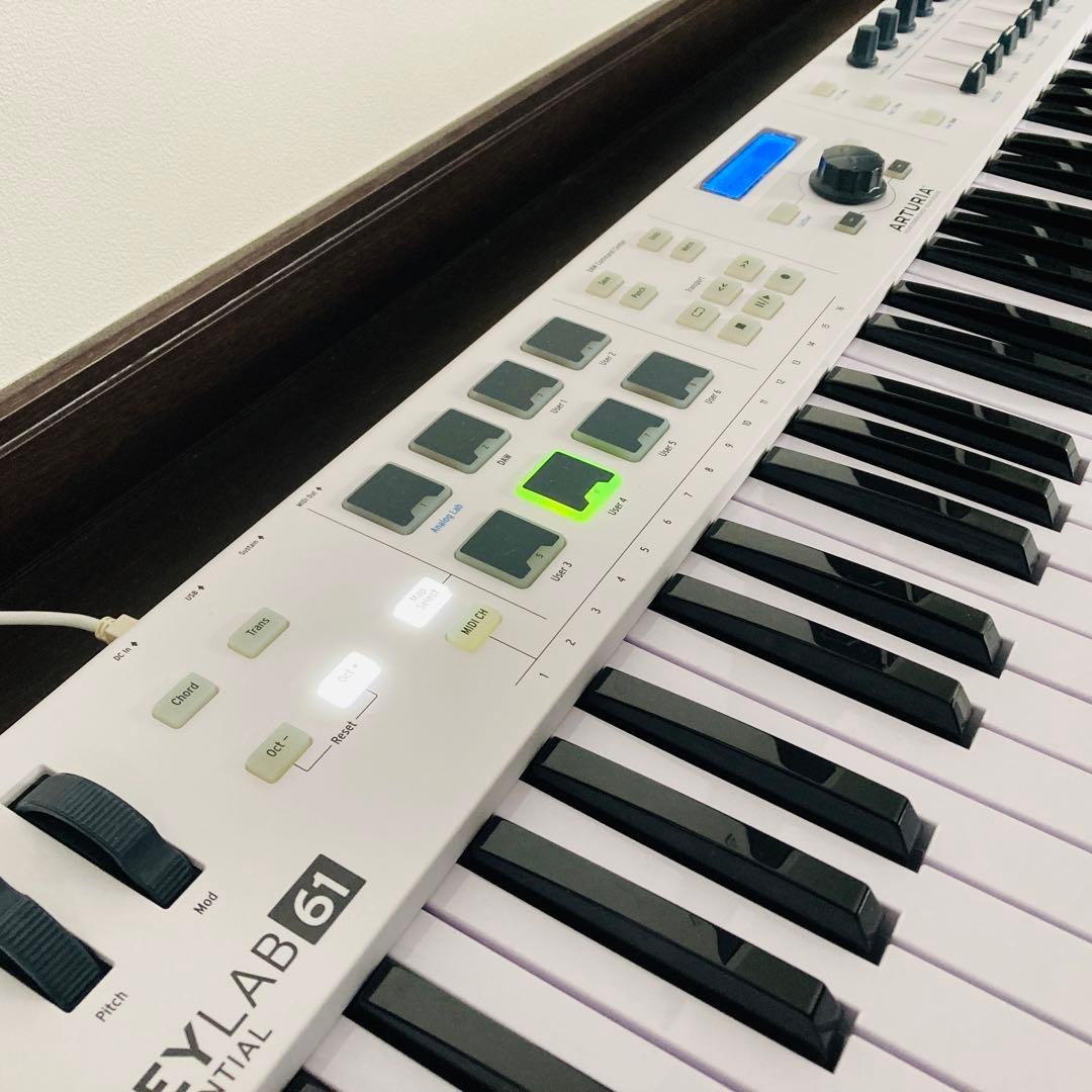 【美品】Arturia MIDIキーボードKeyLab Essential 61