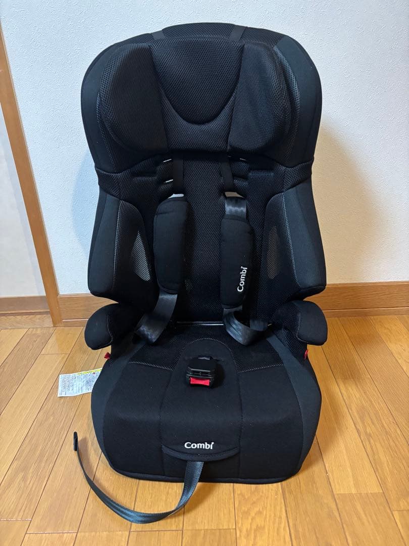 【美品】Combi チャイルドシート ブラック ジョイトリップ　エアスルー　GG
