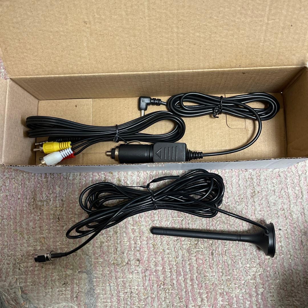 13.3インチ液晶フルセグ搭載ポータブルDVDプレーヤー