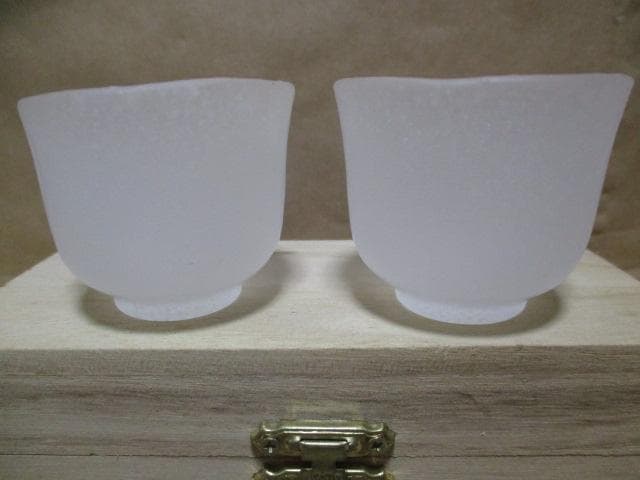 中国　清朝康熙年製　ガラス碗　２客　箱付き　R20-2