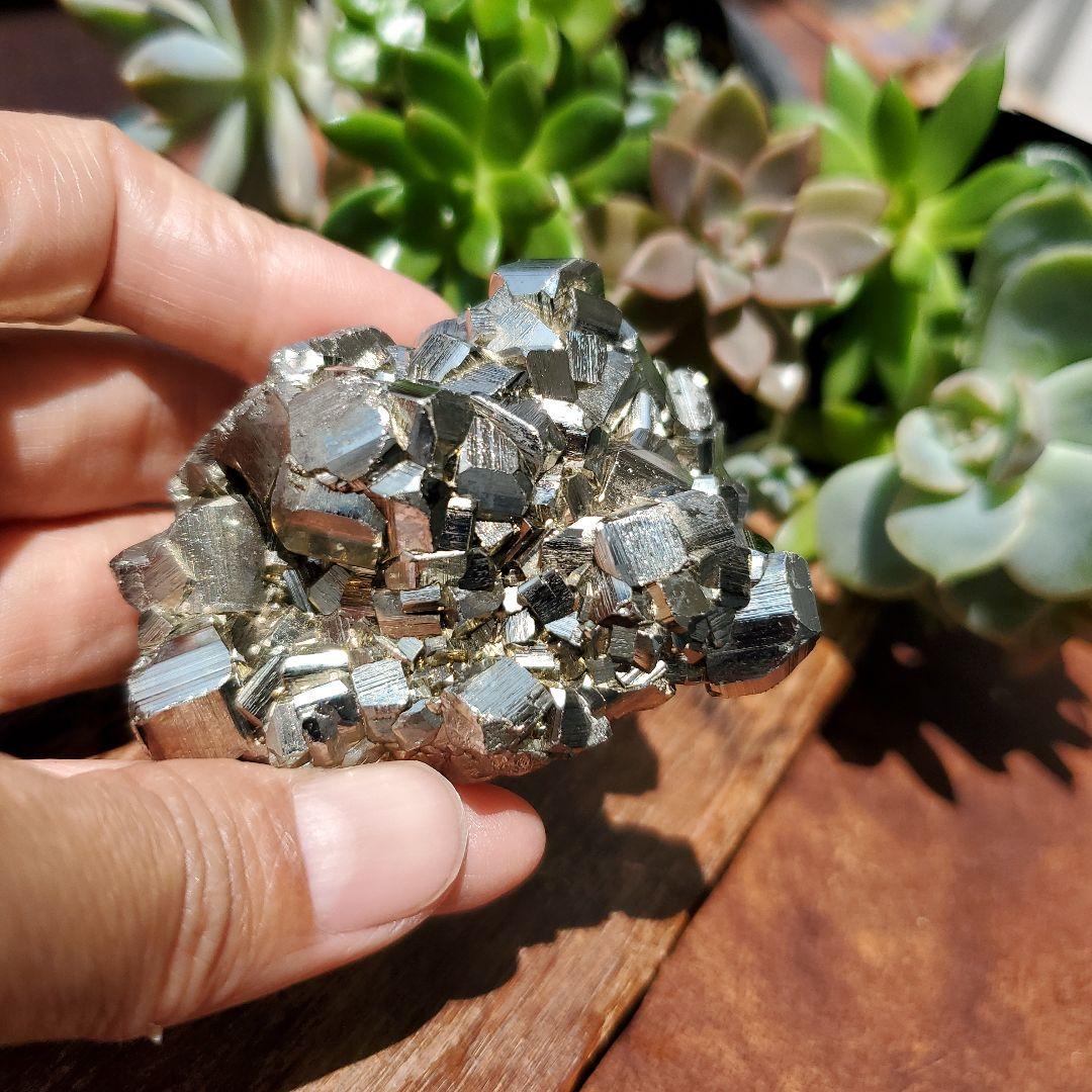 パイライト鉱石　結晶　原石　10　ペルー産　黄鉄鉱