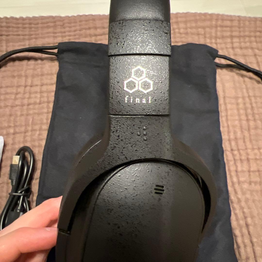 final UX3000 ワイヤレスヘッドホン ブラック　sakura