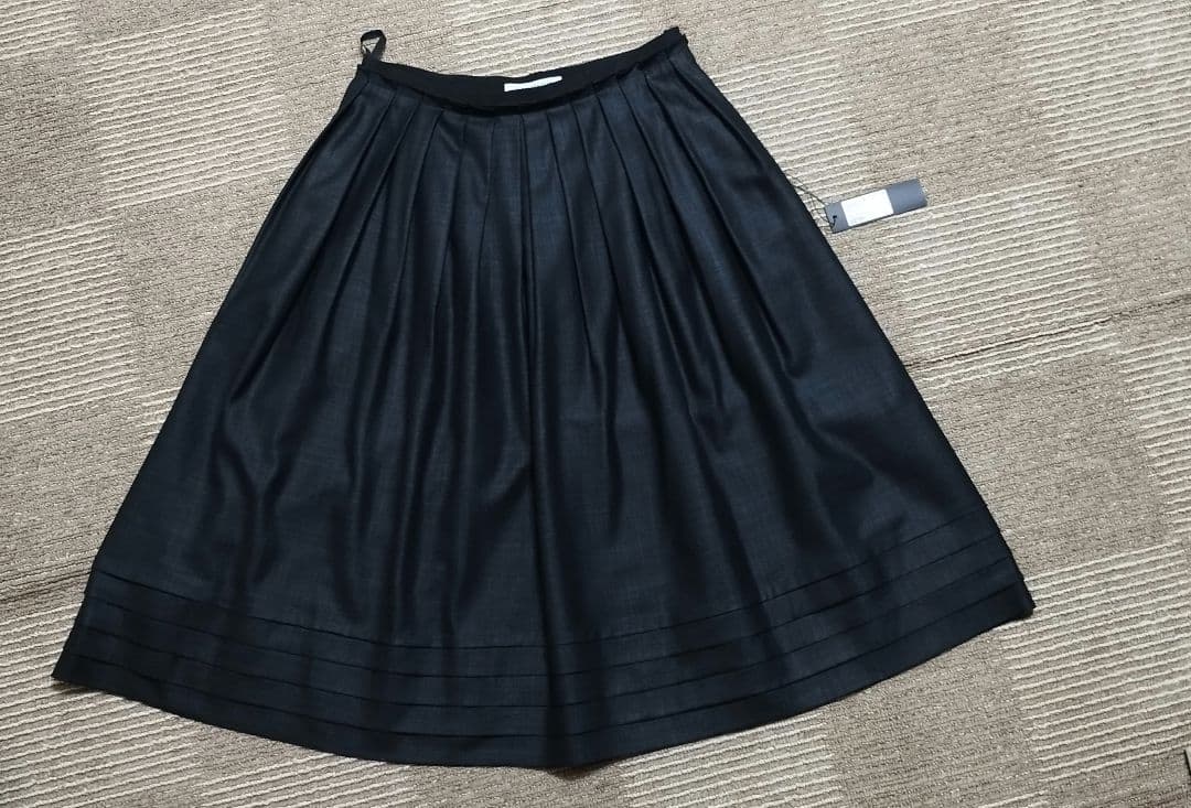 フォクシーニューヨークスカート リネンベル黒40新品同様