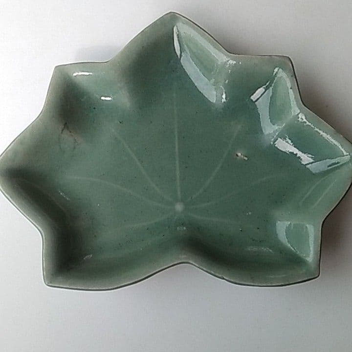 骨董　かえで青磁皿