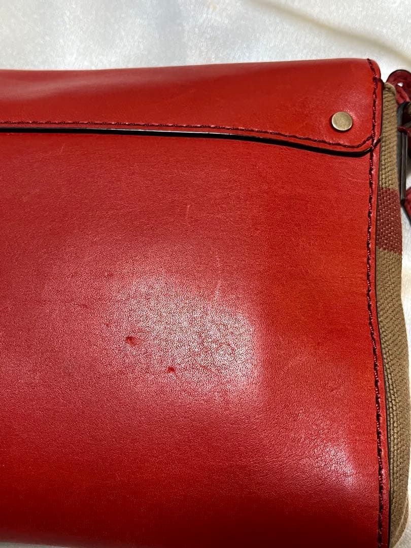 【BURBERRY】バーバリー　クロスボディバッグ赤