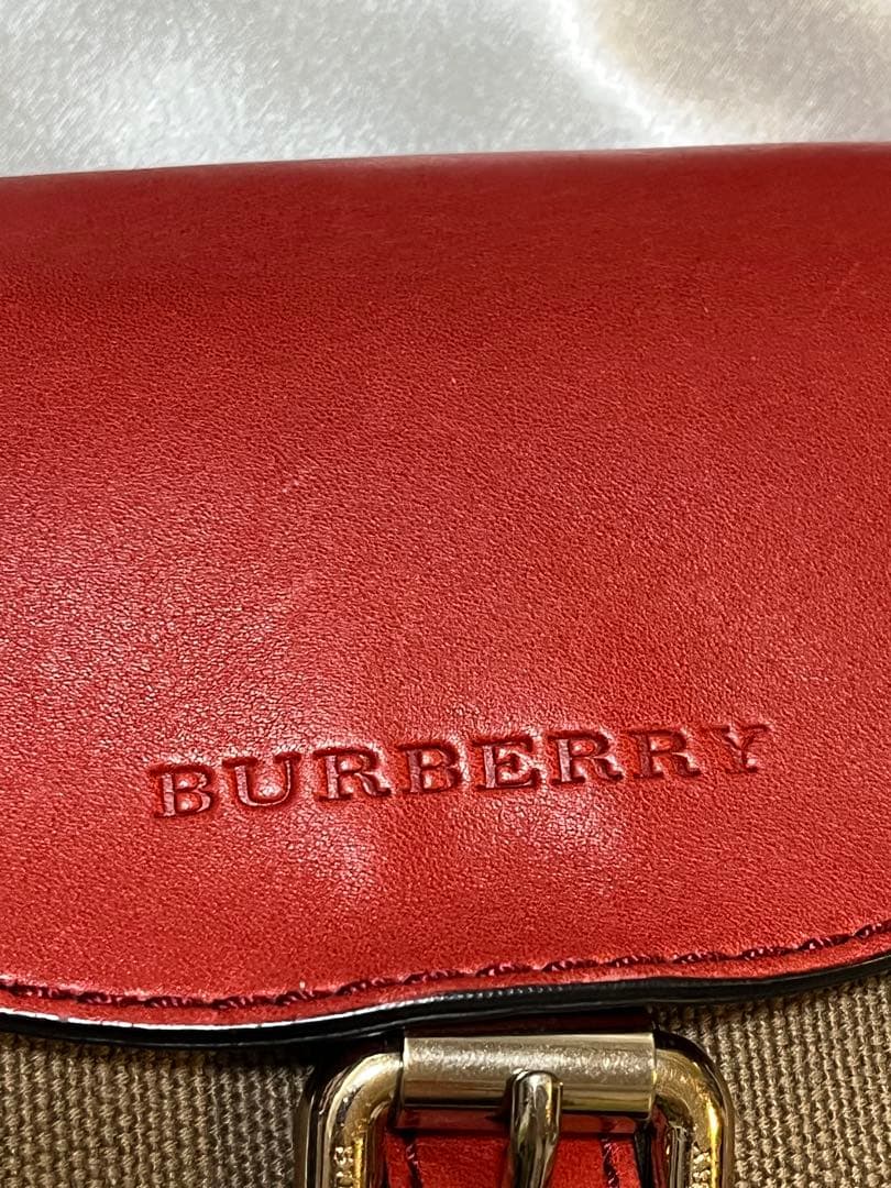【BURBERRY】バーバリー　クロスボディバッグ赤