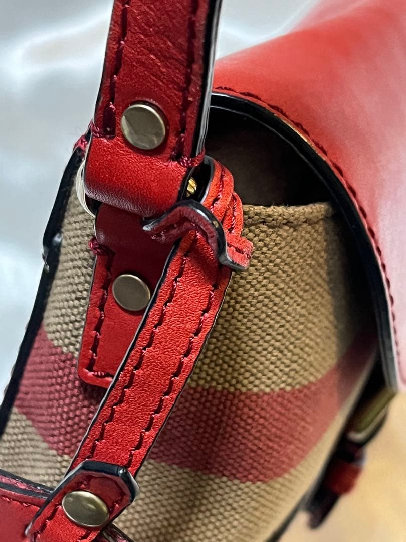 【BURBERRY】バーバリー　クロスボディバッグ赤