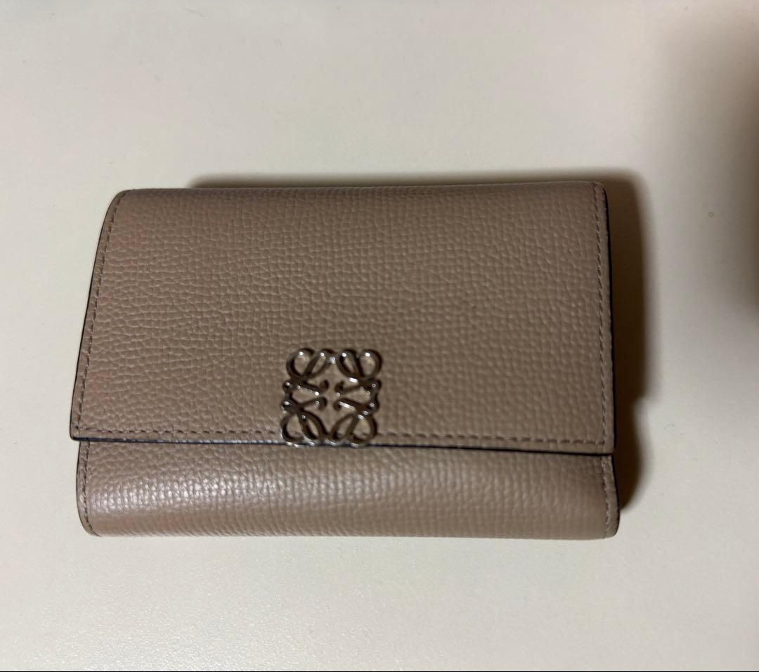 ロエベ 三つ折り財布