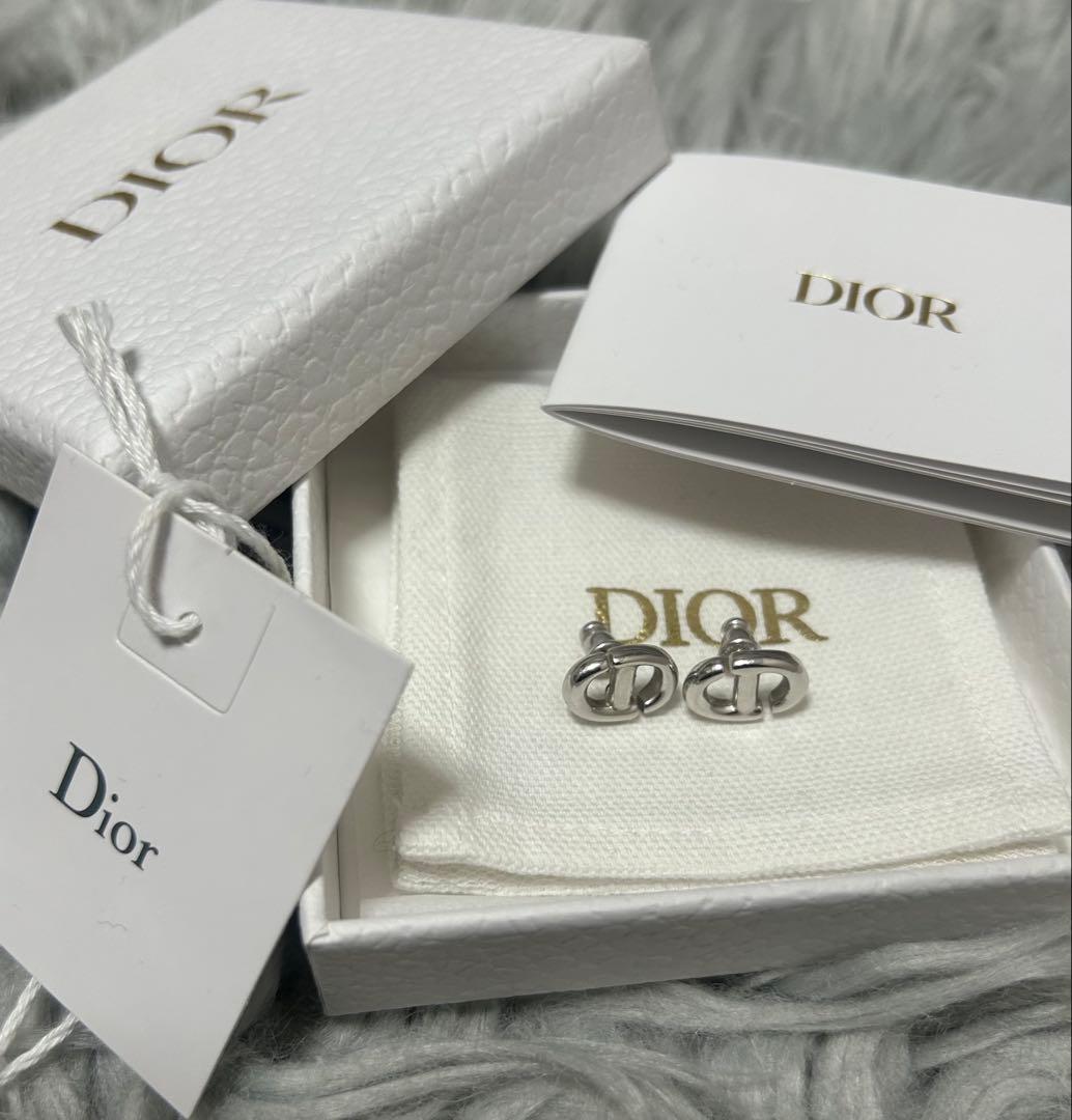 ぼ*ー様 CD Navy スタッドピアス Christian Dior