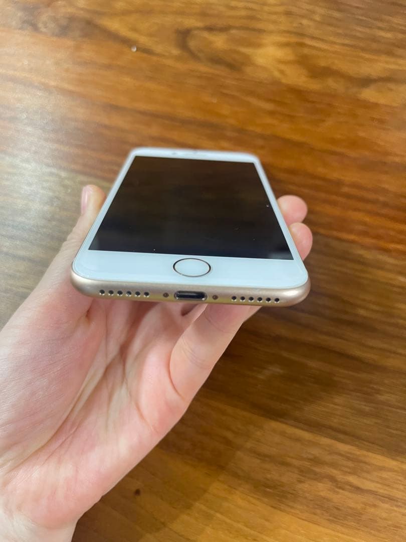 携帯電話本体 iphone8