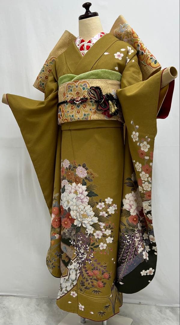 振り袖　フルセット　別誂長襦袢付金彩加工　刺繍入り　成人式　個性的　山吹色680