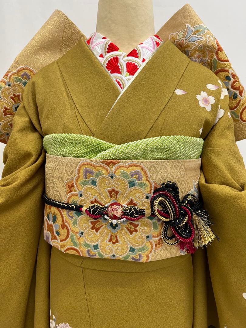 振り袖　フルセット　別誂長襦袢付金彩加工　刺繍入り　成人式　個性的　山吹色680