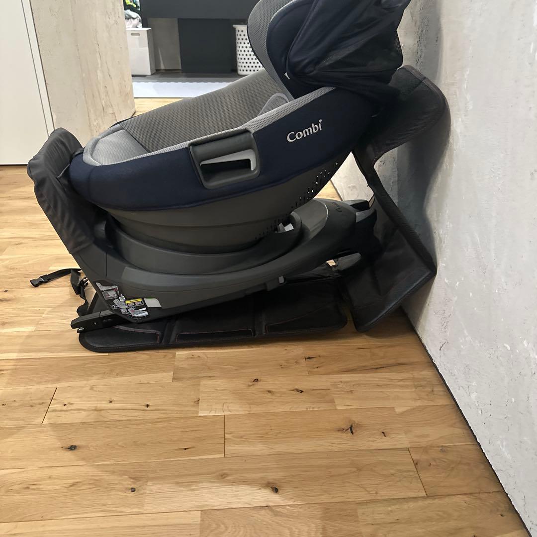 6チビーズ　Combi 車用チャイルドシート グレー/ネイビー