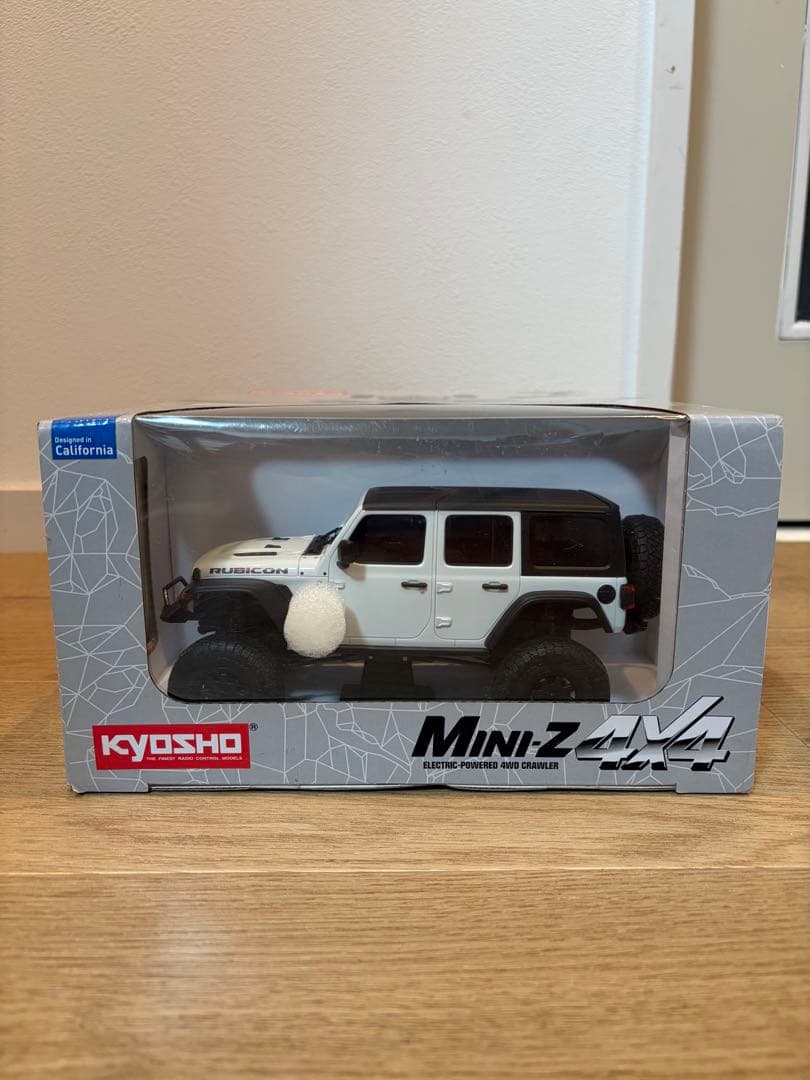 京商 ミニッツ4×4 ジープ ラングラー アンリミテッド ルビコン ホワイト