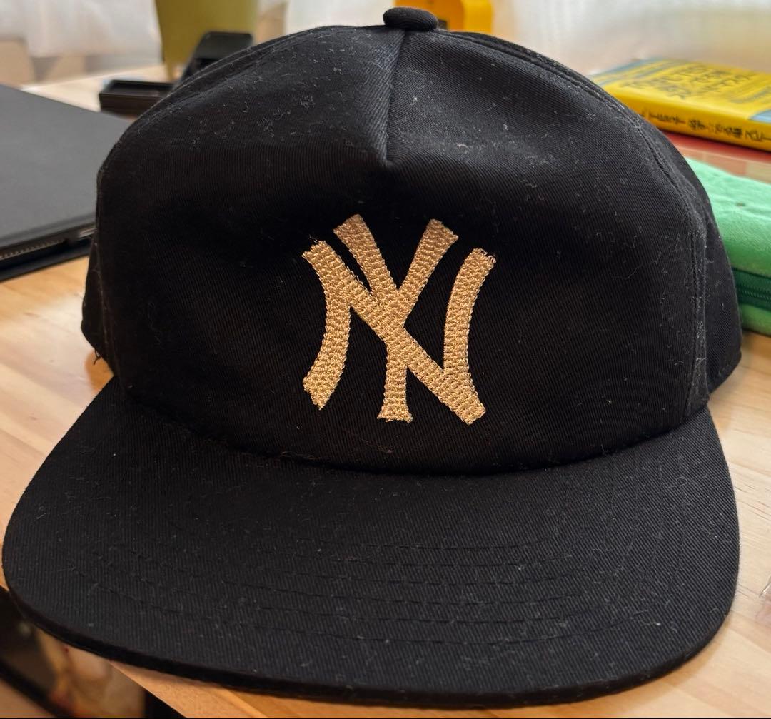 NYロゴ刺繍キャップ MondaySuck