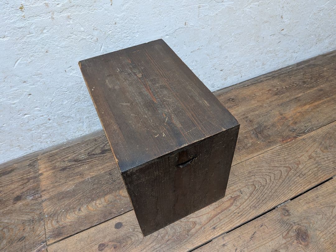 1116　アンティーク　杉の小引き出し　小箪笥　収納棚　ケース　古家具　レトロ