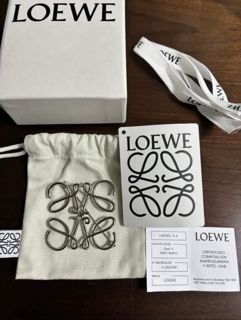 LOEWE シルバー ブローチ　付属品あり