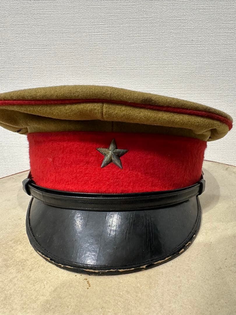 軍帽 赤と緑 星バッジ付き 帽子ケース付き