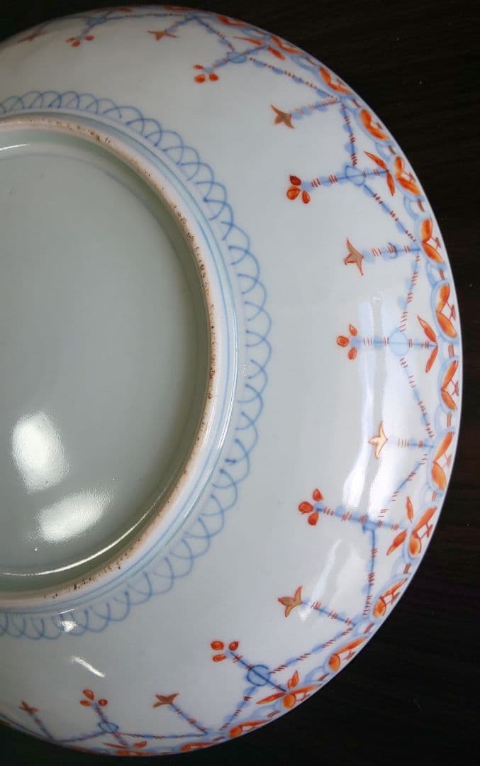 古伊万里 江戸時代中期 多彩な花柄の陶器の皿