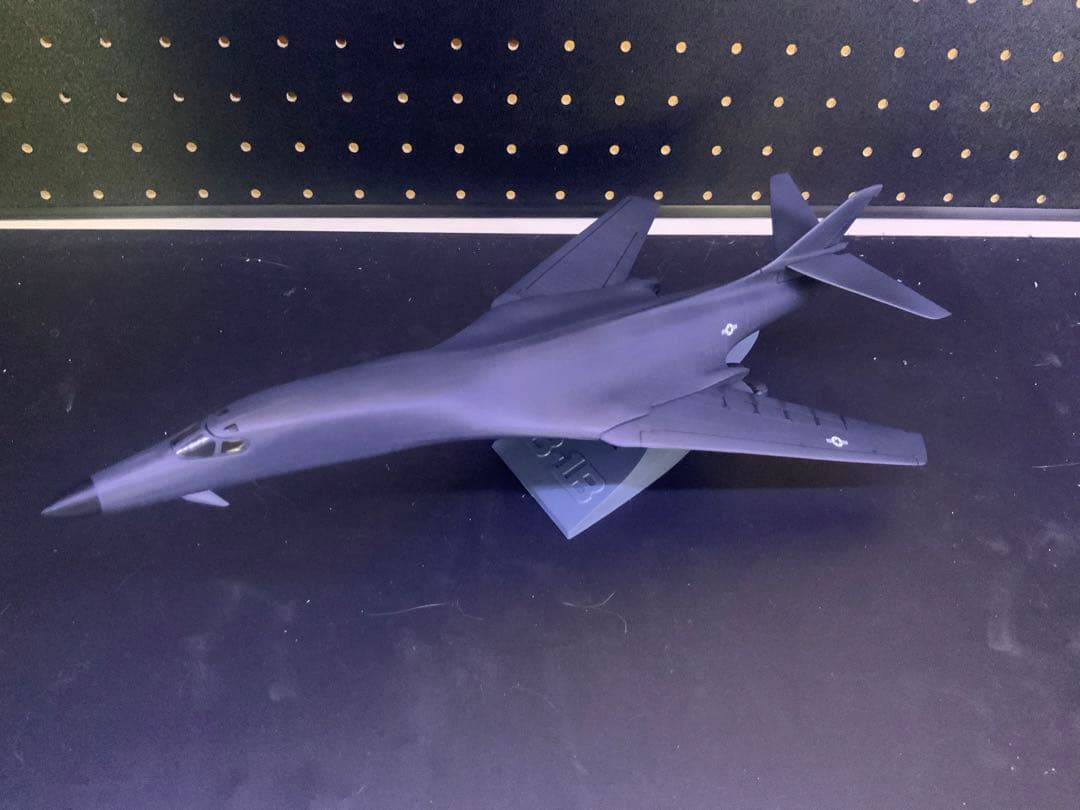 1/144スケールB1bランサー完成品