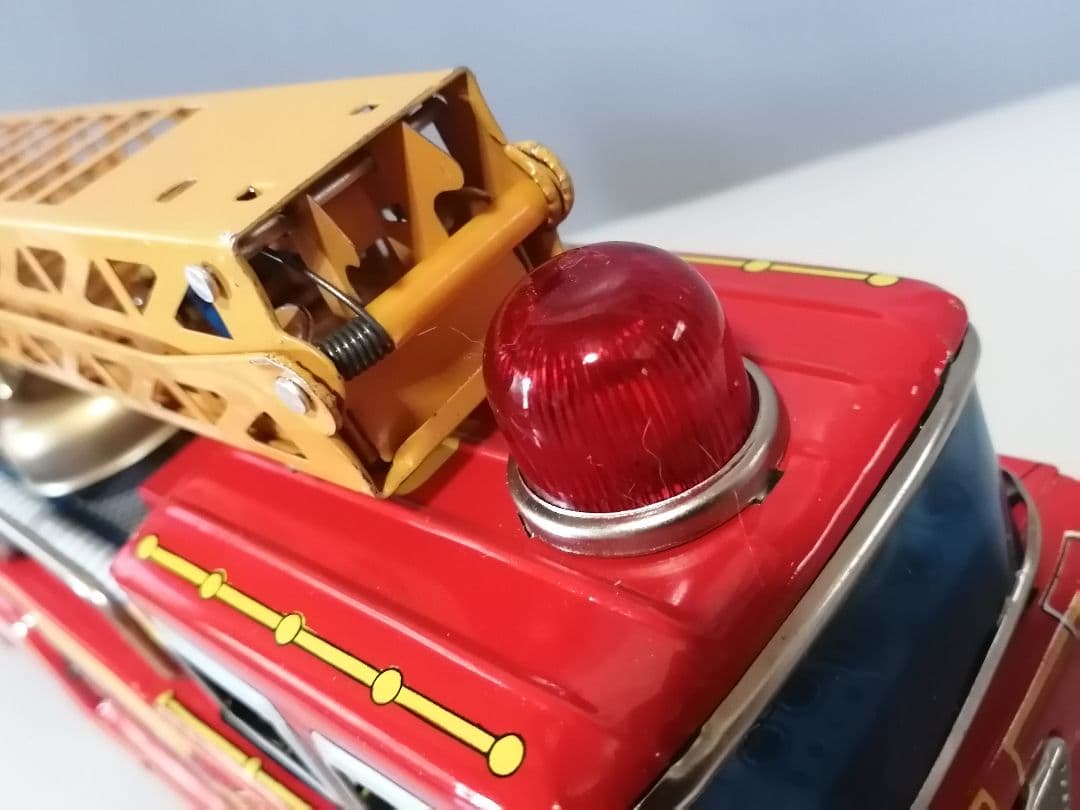 アメリカ型 ハシゴ消防車　電動 / ブリキ　光球商会