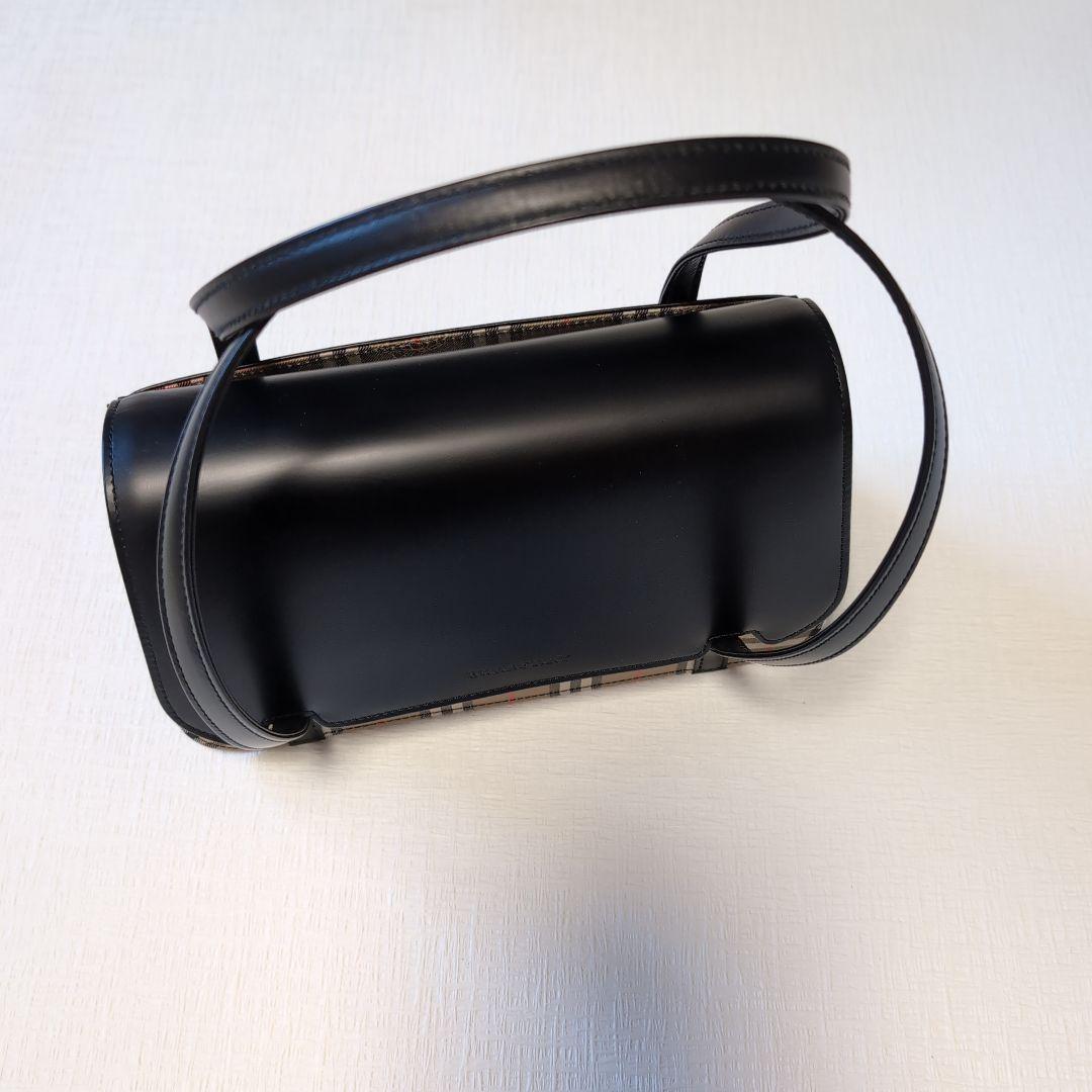 バーバリー　ハンドバッグ　ノバチェック　ロゴ型押し　ミニバッグ　バイカラー