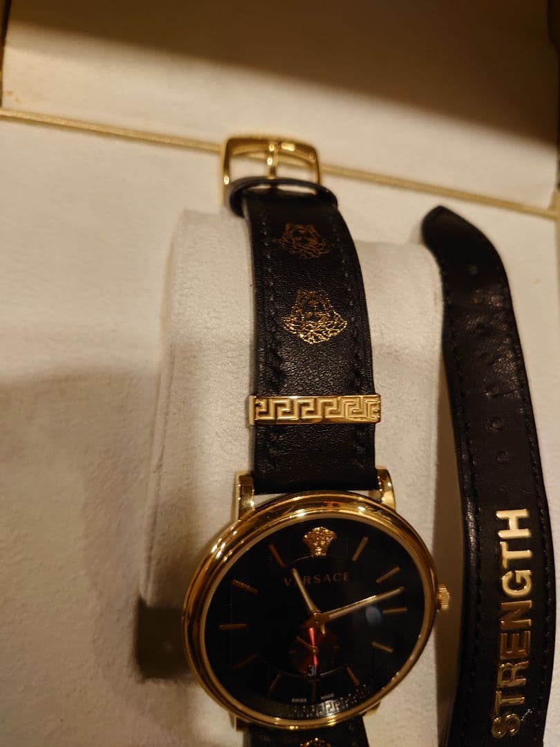 d*i様 値下　VERSACE ヴェルサーチ 腕時計 レザーバンド 替え付き　銀