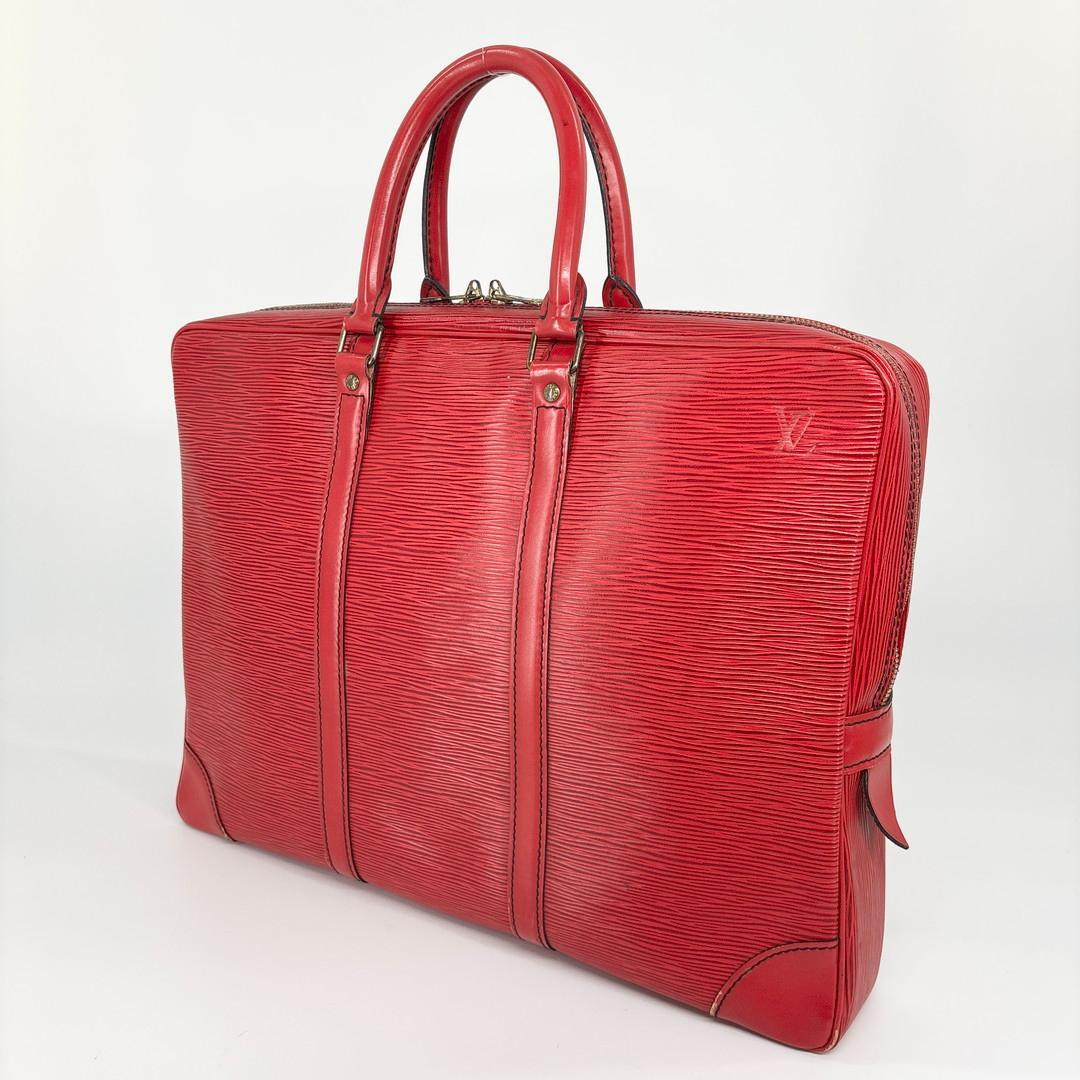 ルイヴィトン エピ ポルトドキュマン ヴォワヤージュ ビジネスバッグ メンズ