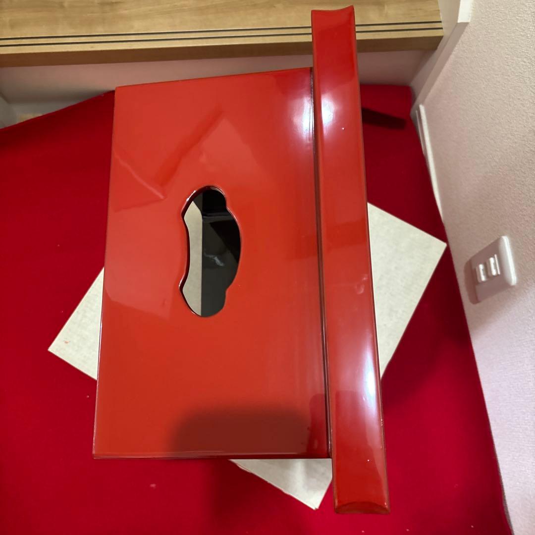 朱漆 時代 朱塗 漆器 赤い漆器の四角い膳 取っ手付き