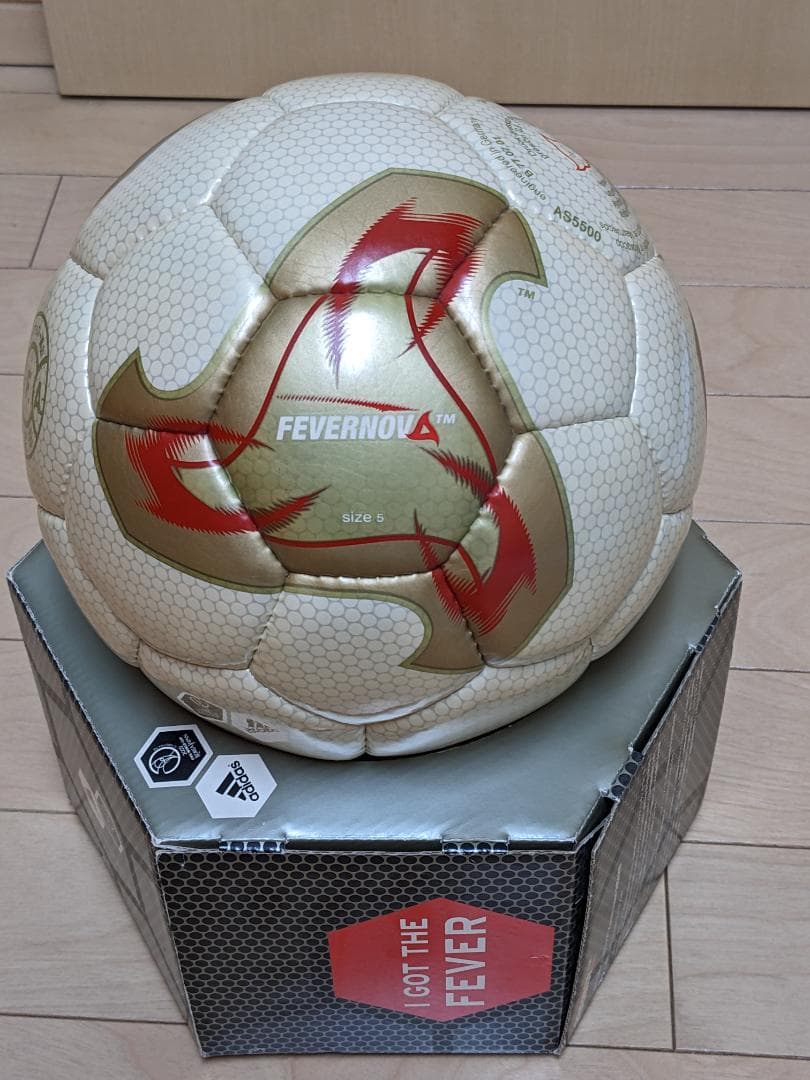 FEVERNOVA サッカーボール2002 FIFA 日韓ワールドカップ公式球