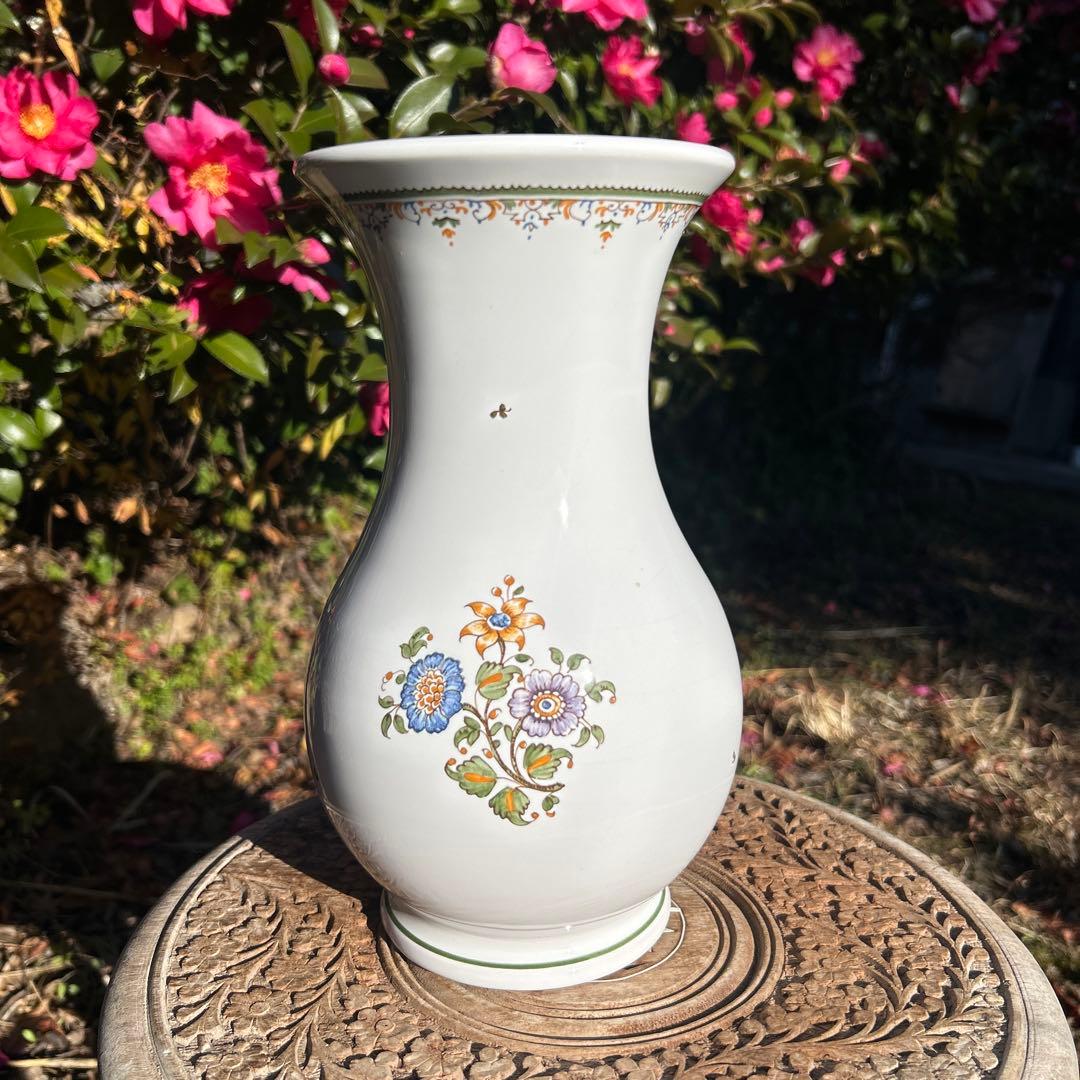 フランス製 ムスティエ（Moustiers）手描き 花模様 蝶々 陶器 花瓶