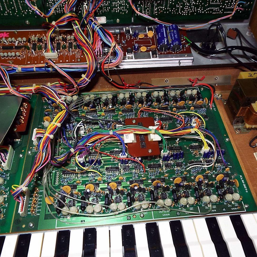 超貴重_美品_電源入らず_KORG TRIDENT 純正アルミフライトケース付