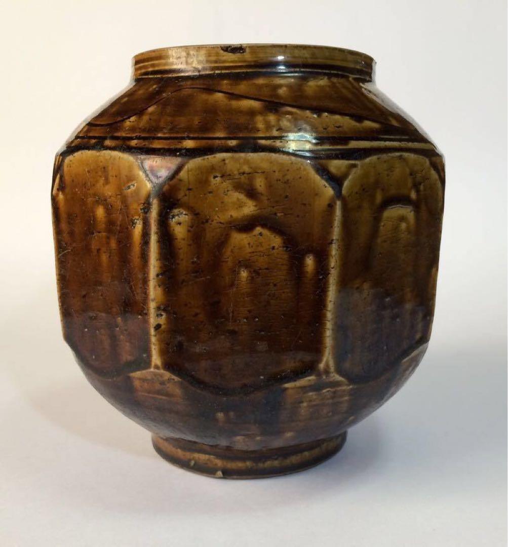 李朝飴釉面取壺　大壺　(李朝後期)