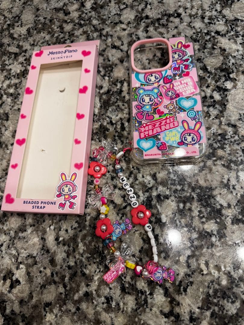 SKINNYDIP メゾピアノ　iPhone15proケース&ストラップ