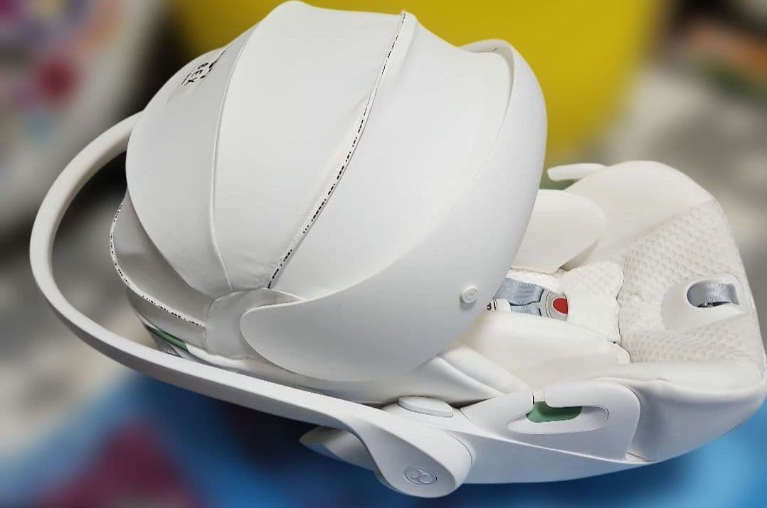 CYBEX ホワイト ベビーシート クラウドTi ベース レインカバー