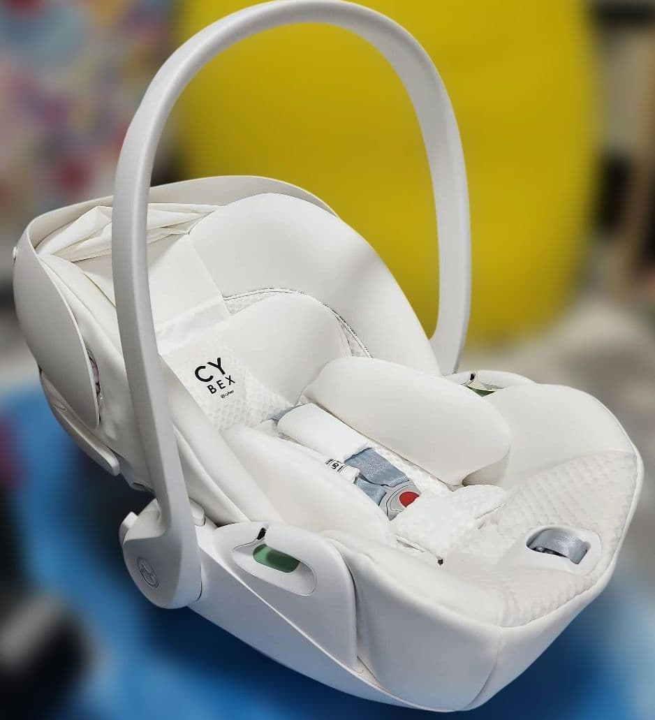 CYBEX ホワイト ベビーシート クラウドTi ベース レインカバー