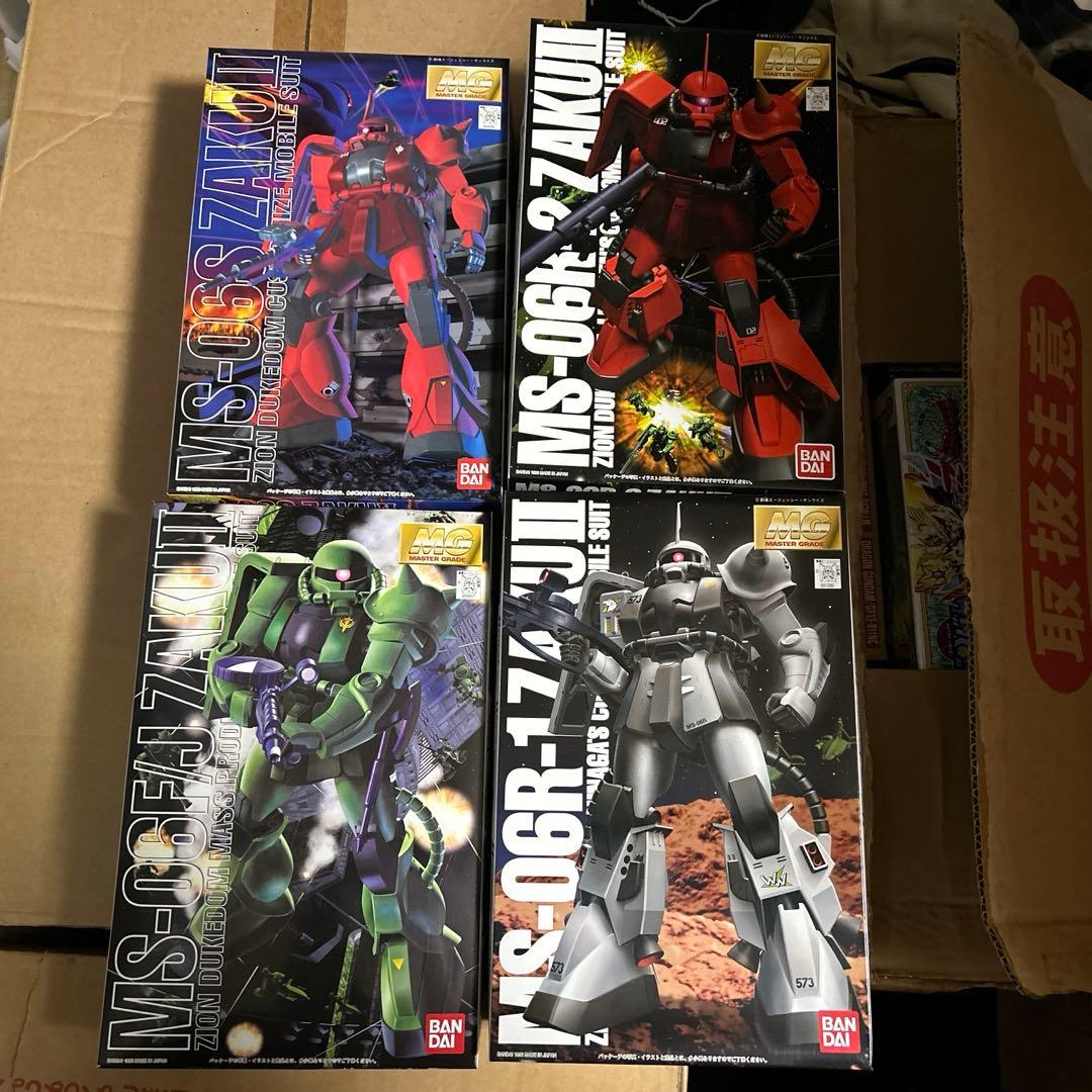 機動戦士ガンダム MG 1/100 ザクⅡ 4体セット