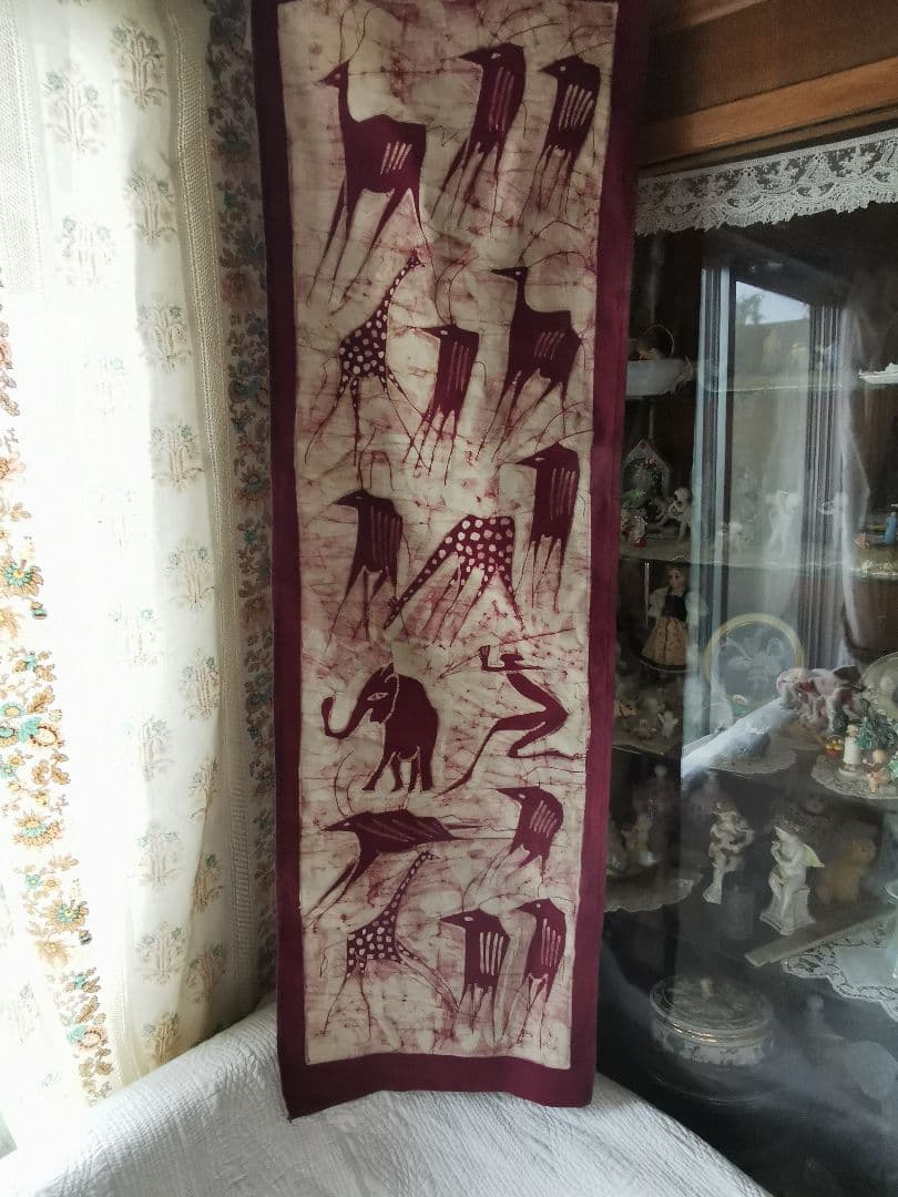 フランスアンティーク店購入バティック 洞窟装飾壁画 古代動物 蝋纈染タペストリー
