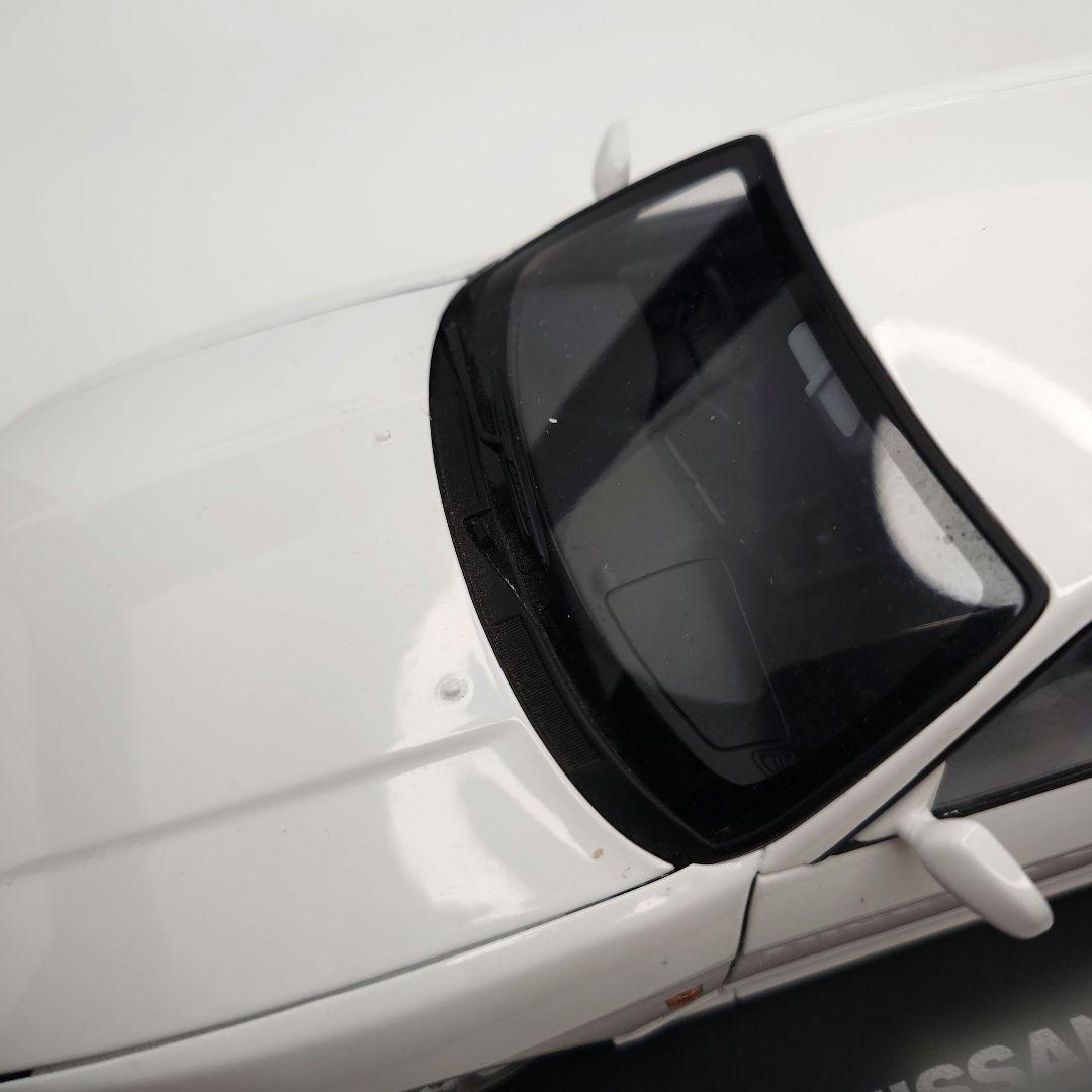 1/18 オートアート 日産 スカイライン GT-R R33 ホワイト