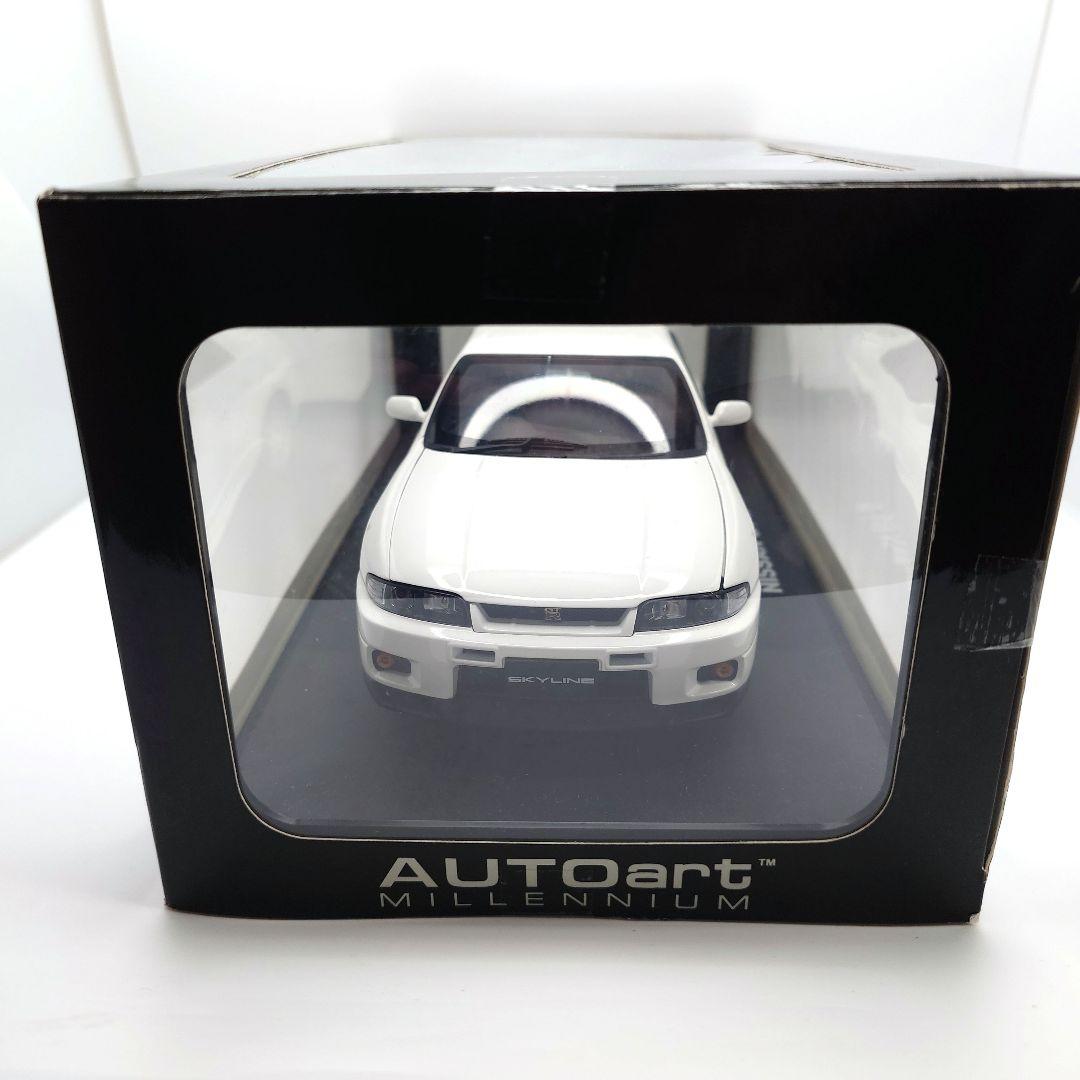 1/18 オートアート 日産 スカイライン GT-R R33 ホワイト