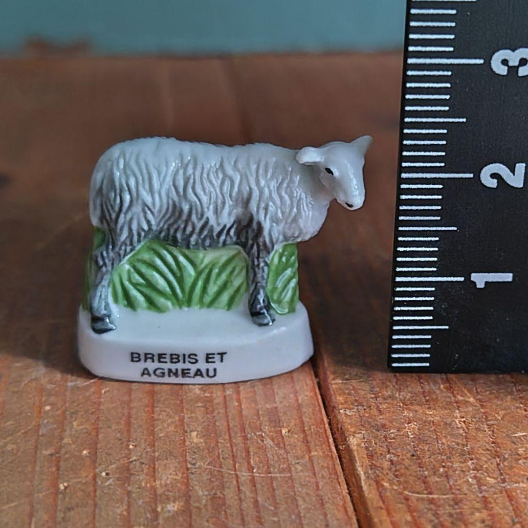 ビンテージフェーブ　農園　羊　フランス製ミニチュア雑貨ガレット陶器置物　シープ