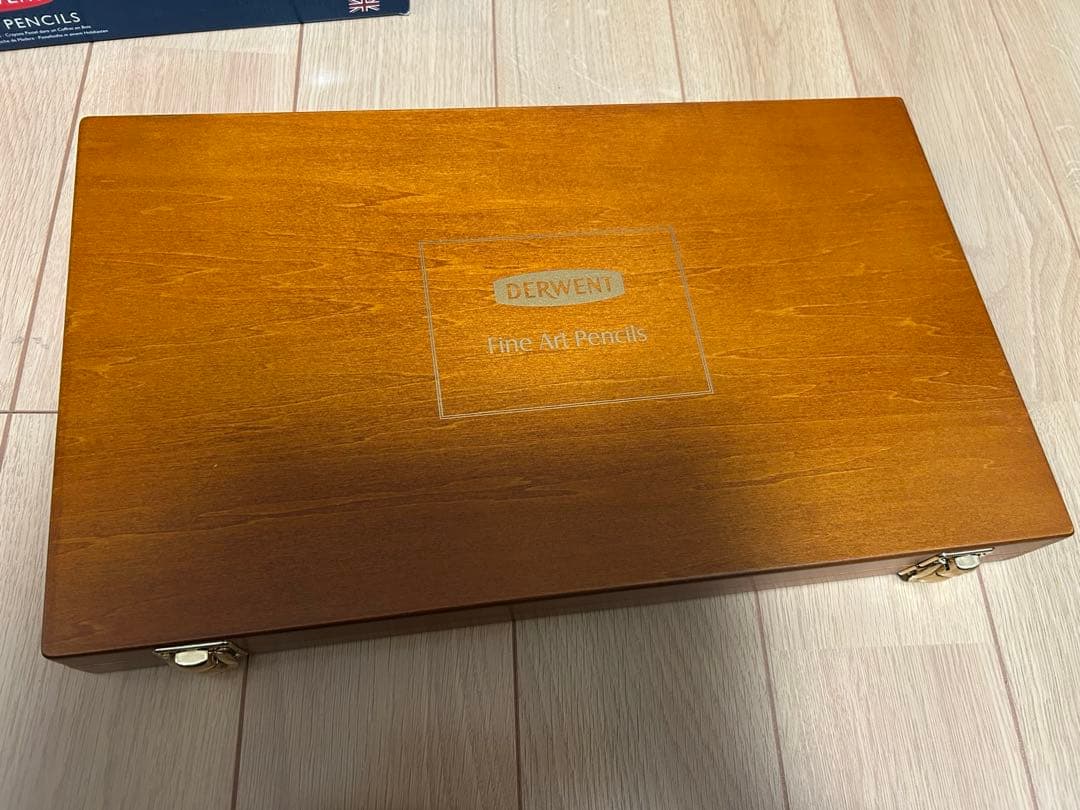 Derwent PASTEL PENCILS 色鉛筆 72色 木製ケース