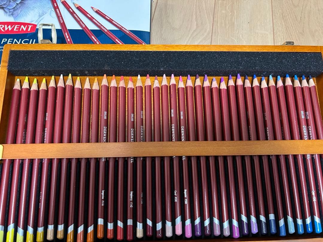 Derwent PASTEL PENCILS 色鉛筆 72色 木製ケース