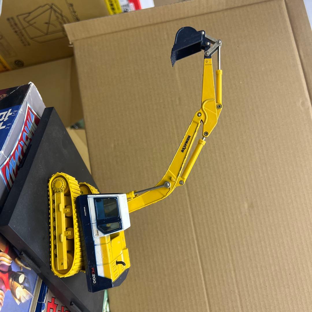 1/50スケール コマツブルドーザーとパワーシャベル