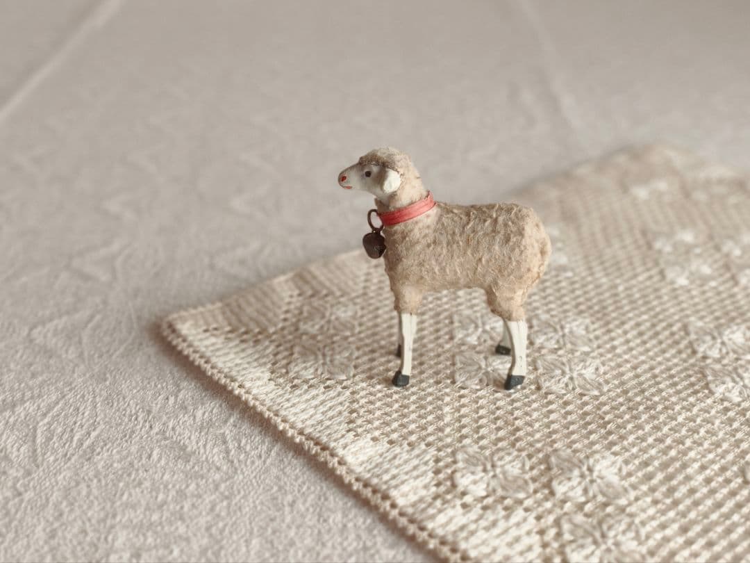 * antique sheep ✵ * クリスマスの 羊さん (m)